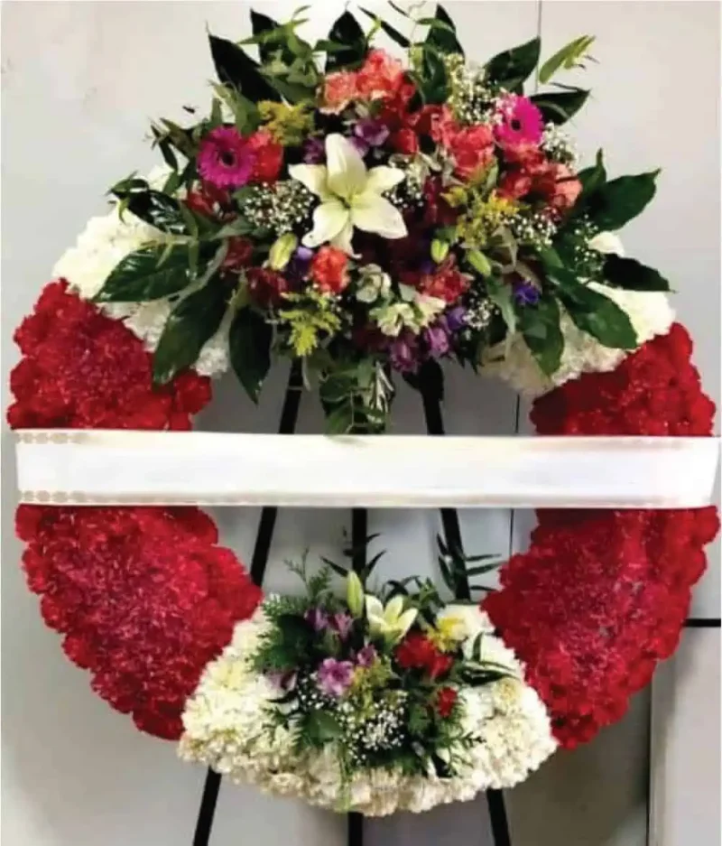 corona de rosas rojas